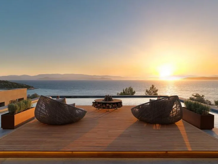 Sunset Loungh