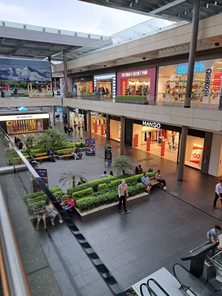 Commercial Plaza